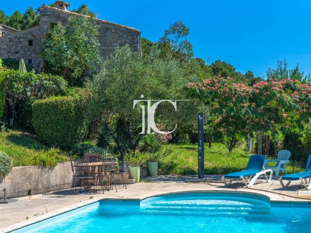 Maison 12 pièces 363 m²