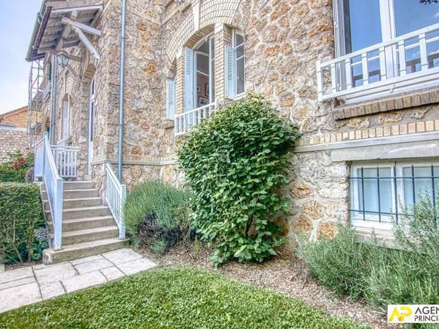 Maison 12 pièces 360 m²