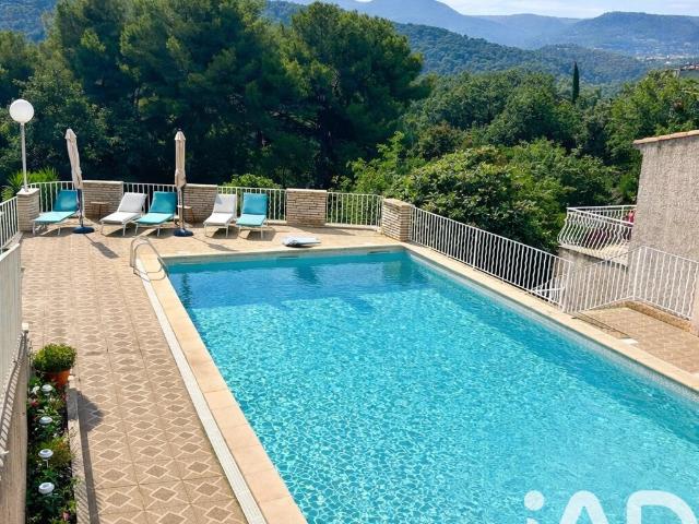 Maison 12 pièces 360 m²