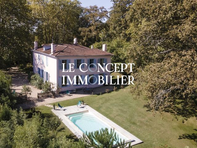 Maison 12 pièces 360 m²