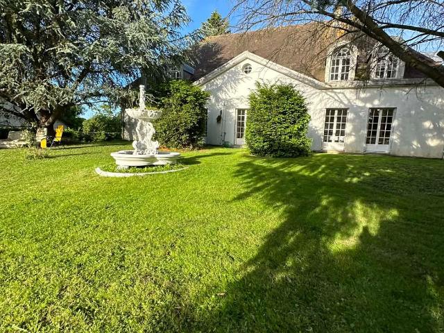 Maison 12 pièces 367 m²