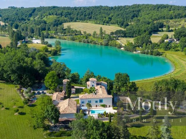 Maison 12 pièces 364 m²
