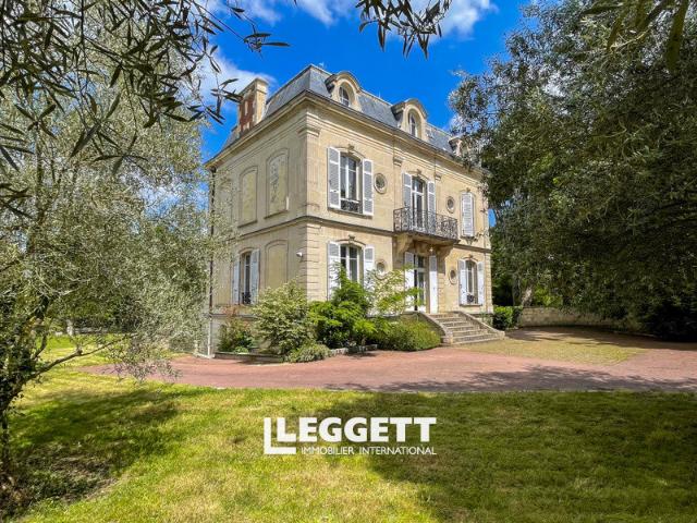 Maison 12 pièces 365 m²