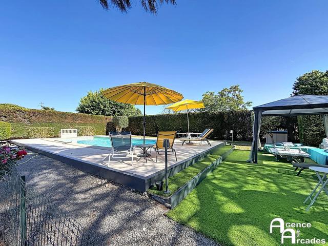 Maison 12 pièces 370 m²