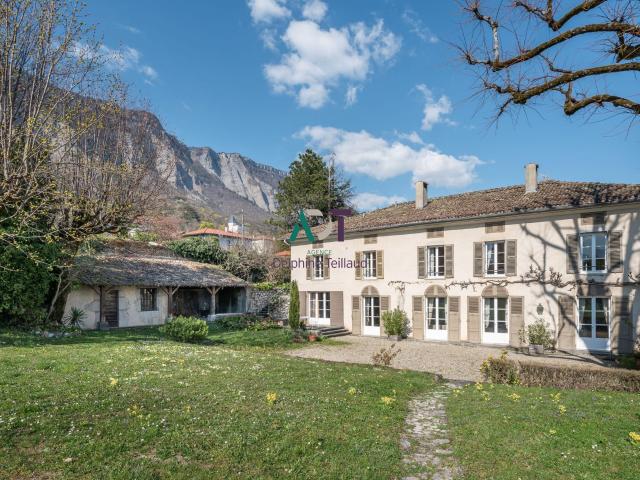 Maison 12 pièces 372 m²