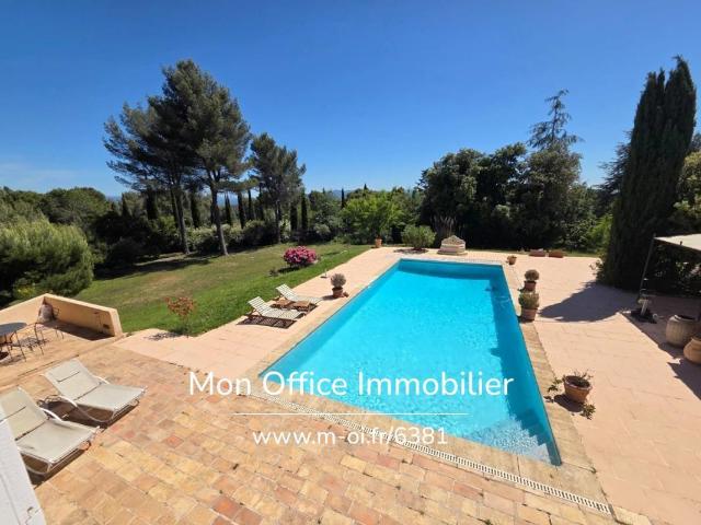 Maison 12 pièces 377 m²