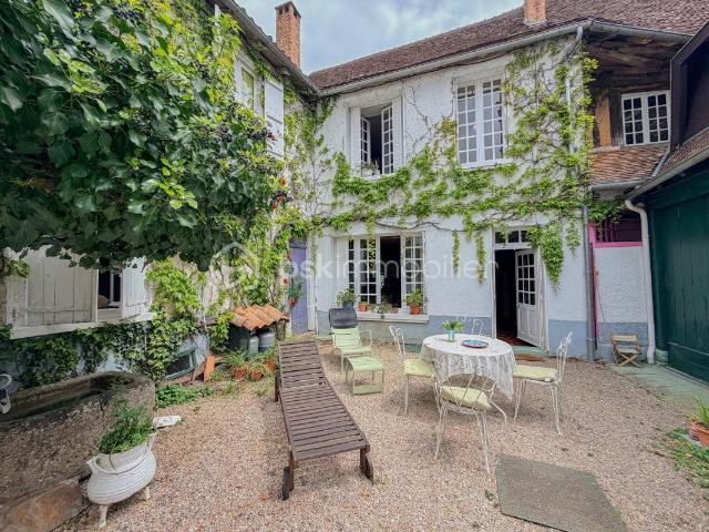 Maison 12 pièces 375 m²