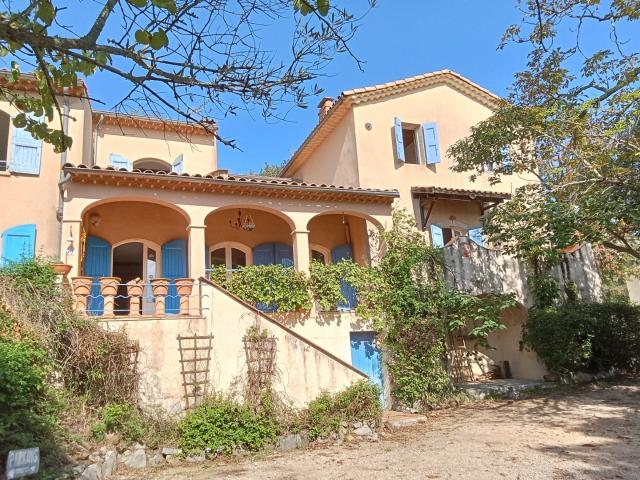 Maison 12 pièces 376 m²
