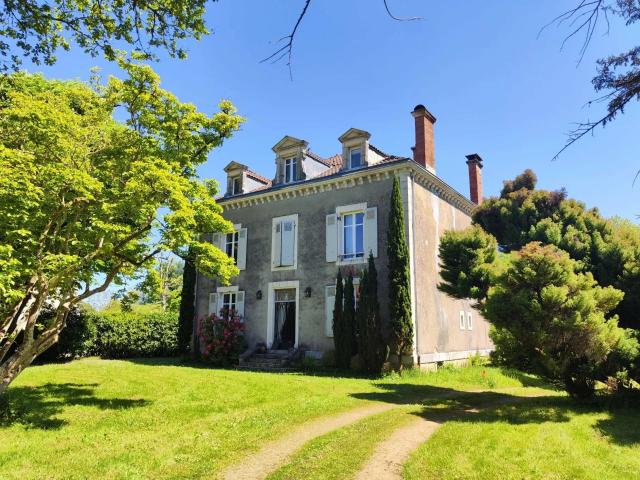 Maison 12 pièces 376 m²
