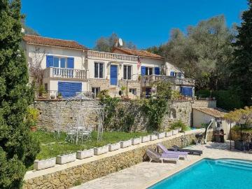 Maison 12 pièces 378 m²