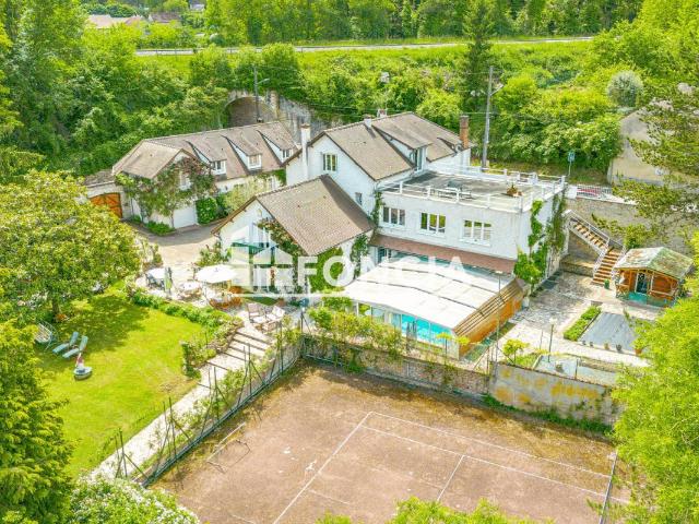 Maison 12 pièces 380 m²