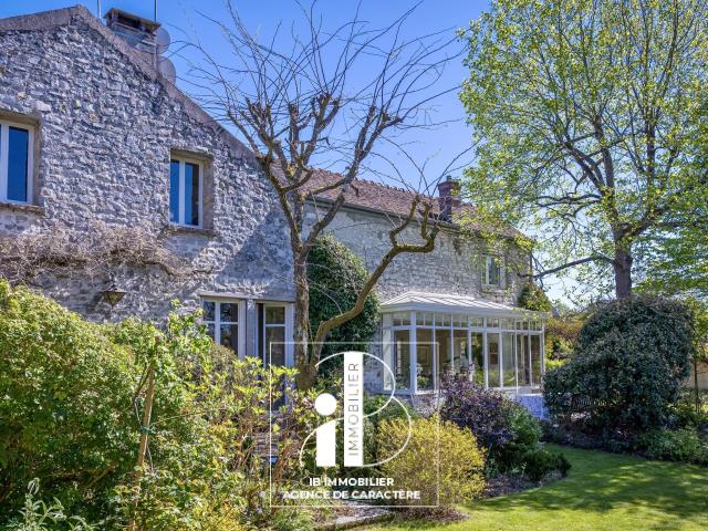 Maison 12 pièces 463 m²