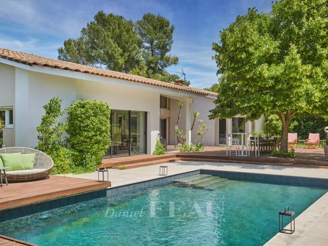 Maison 12 pièces 380 m²