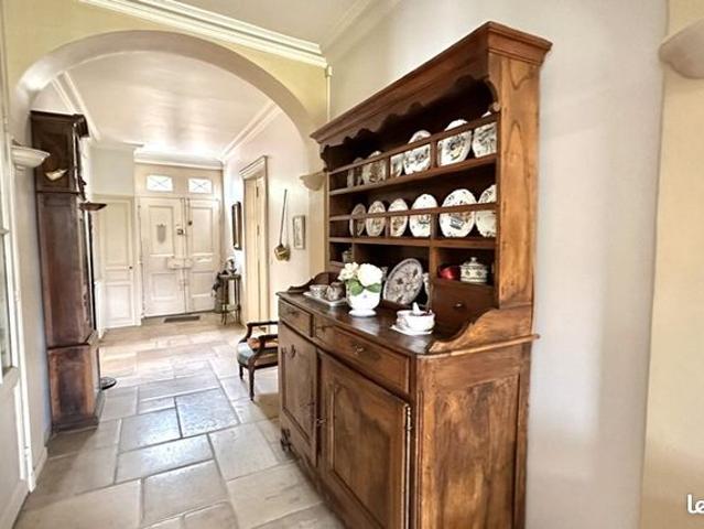 Maison 12 pièces 380 m²