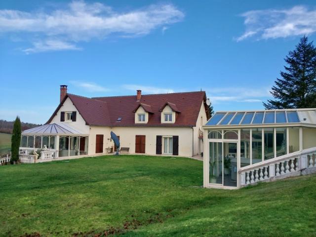 Maison 12 pièces 380 m²
