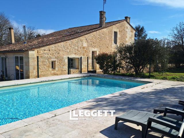 Maison 12 pièces 387 m²