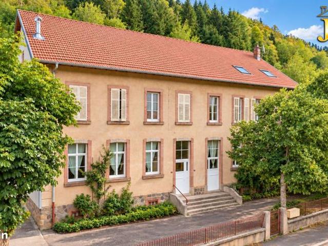 Maison 12 pièces 384 m²
