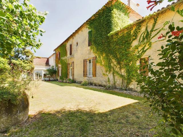 Maison 12 pièces 385 m²