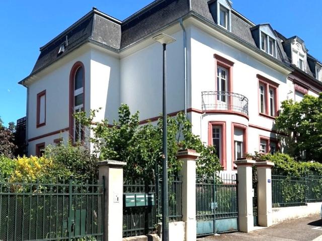 Maison 12 pièces 385 m²