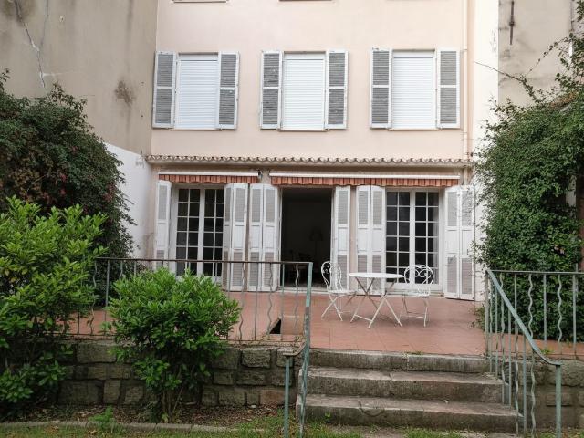 Maison 12 pièces 388 m²