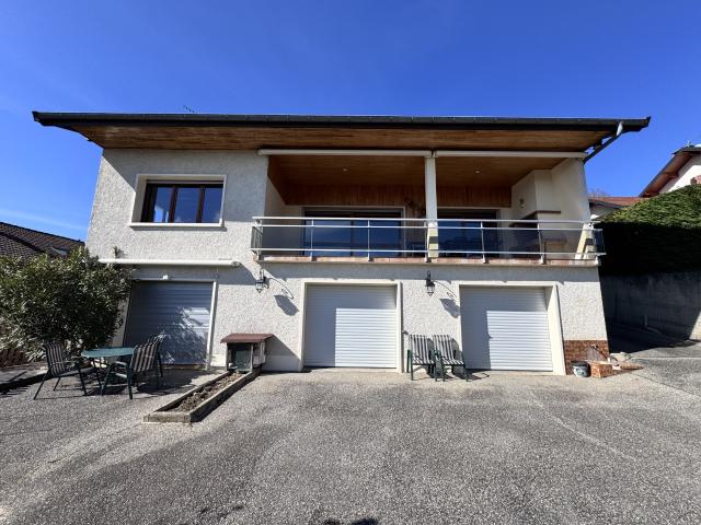 Maison 12 pièces 389 m²