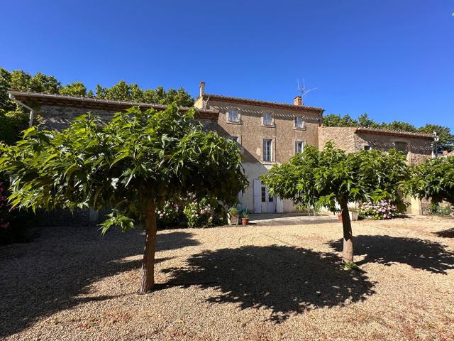 Maison 12 pièces 389 m²