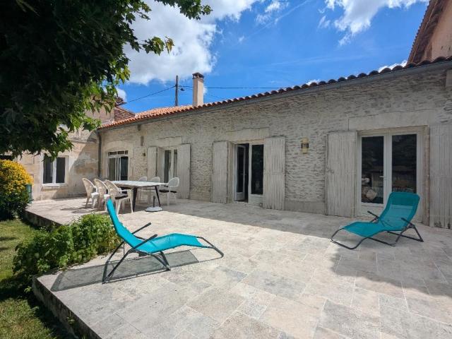 Maison 12 pièces 390 m²