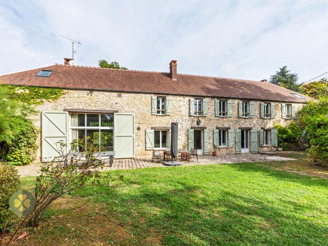 Maison 12 pièces 390 m²