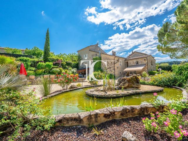 Maison 12 pièces 397 m²