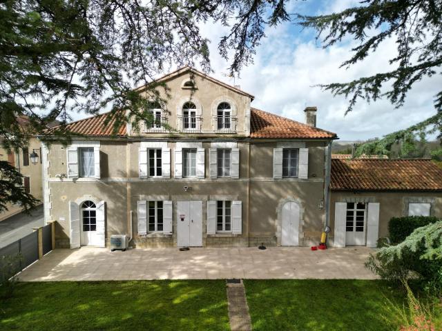 Maison 12 pièces 394 m²