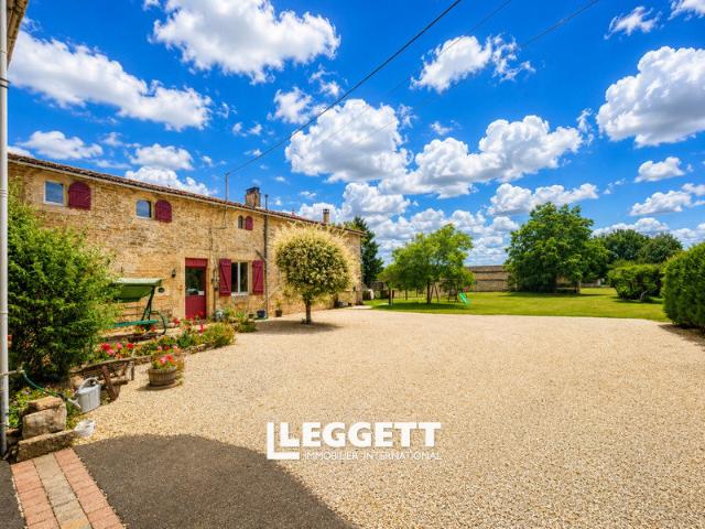 Maison 12 pièces 396 m²