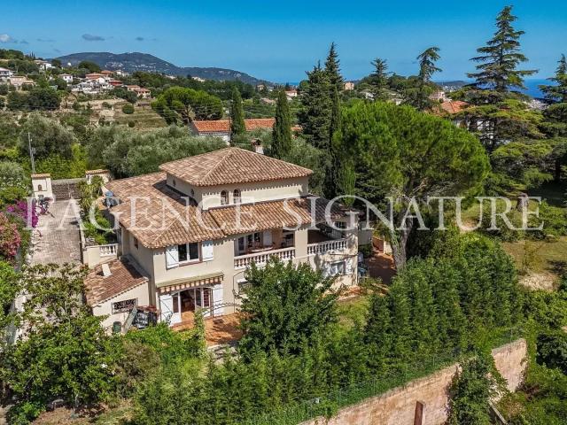 Maison 12 pièces 300 m²