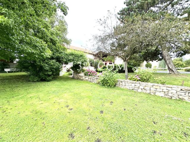Maison 12 pièces 300 m²