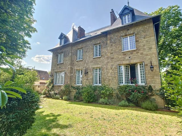 Maison 12 pièces 300 m²