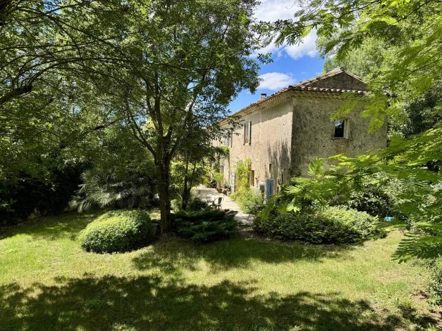 Maison 12 pièces 300 m²