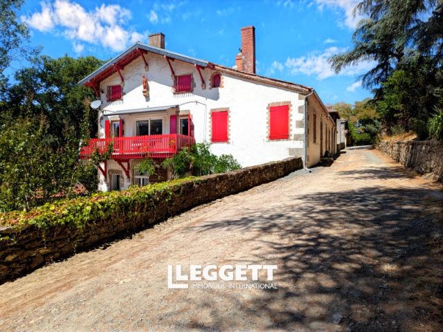 Maison 12 pièces 301 m²