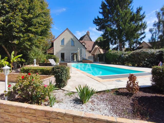 Maison 12 pièces 302 m²