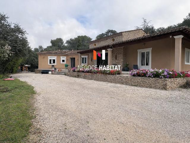 Maison 12 pièces 307 m²