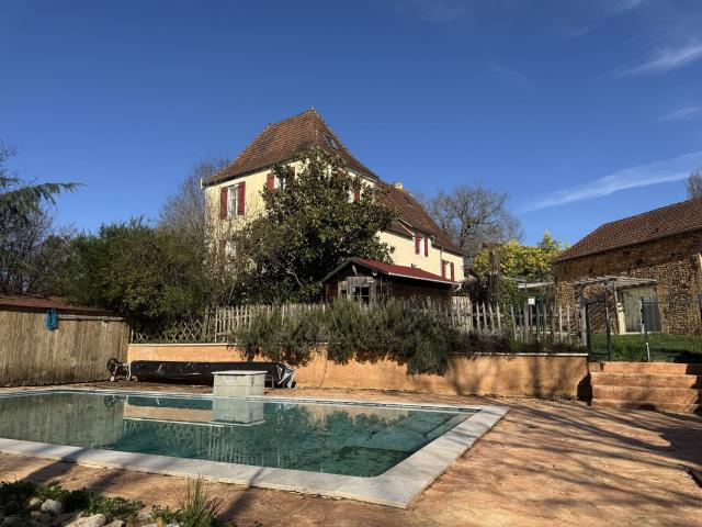 Maison 12 pièces 369 m²