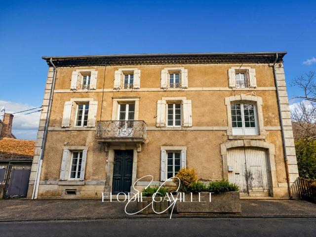 Maison 12 pièces 304 m²