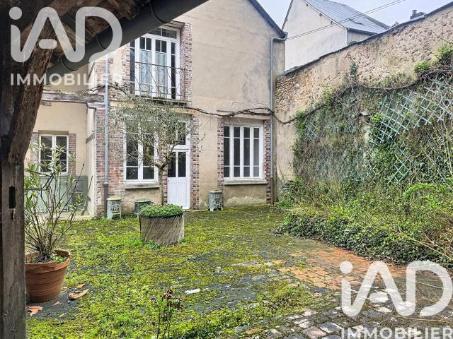 Maison 12 pièces 304 m²