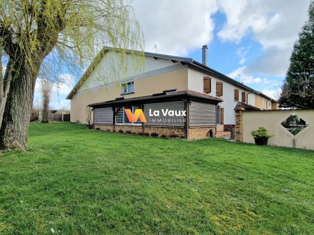 Maison 12 pièces 305 m²