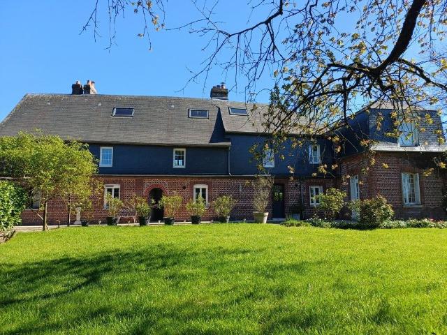 Maison 12 pièces 305 m²