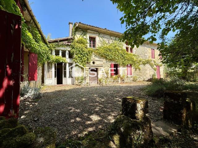 Maison 12 pièces 305 m²