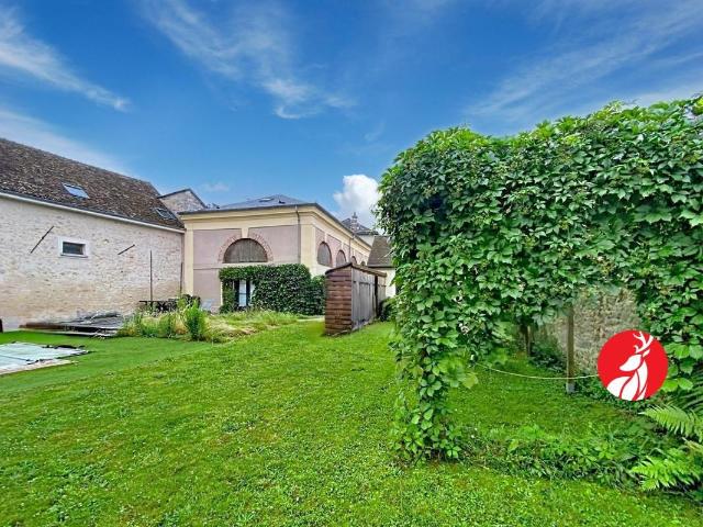 Maison 12 pièces 305 m²