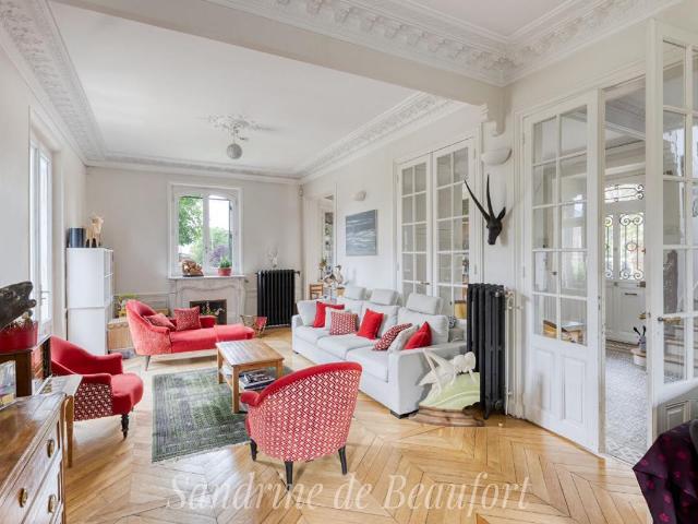 Maison 12 pièces 308 m²