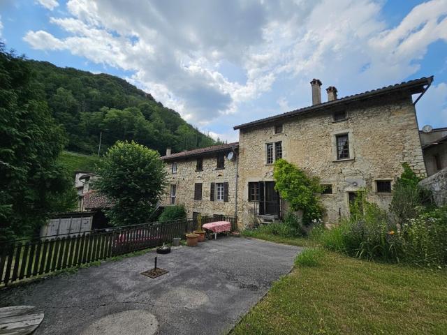 Maison 12 pièces 313 m²