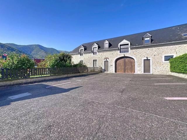 Maison 12 pièces 313 m²