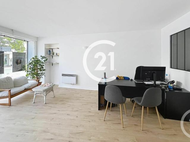 Maison 12 pièces 317 m²