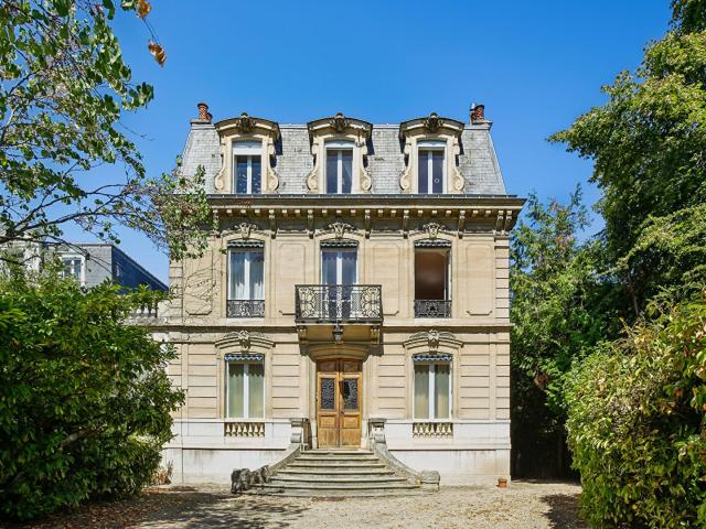 Maison 12 pièces 314 m²